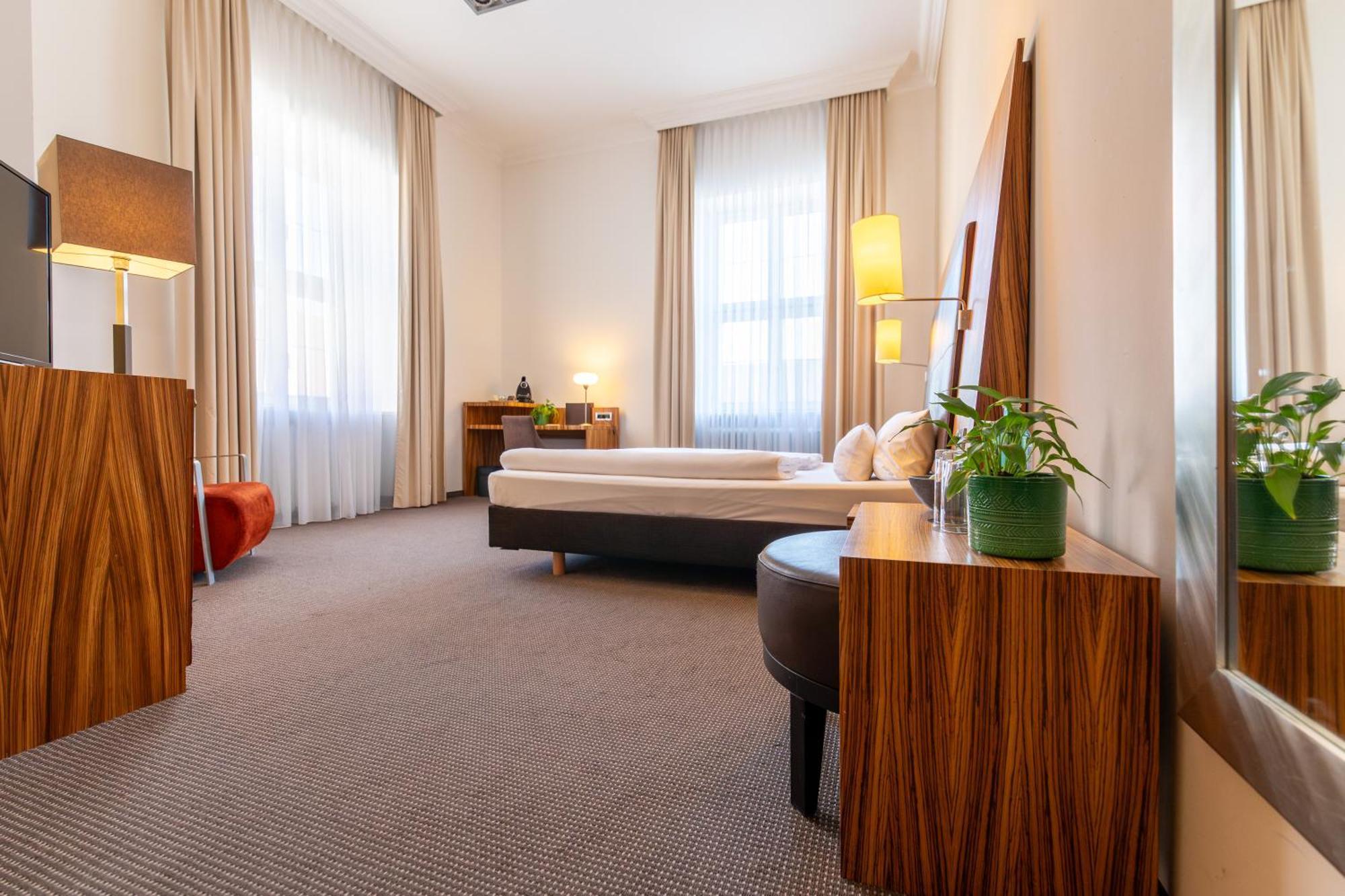 Herzogshof - Boutique-Hotel Am Dom Ratyzbona Zewnętrze zdjęcie