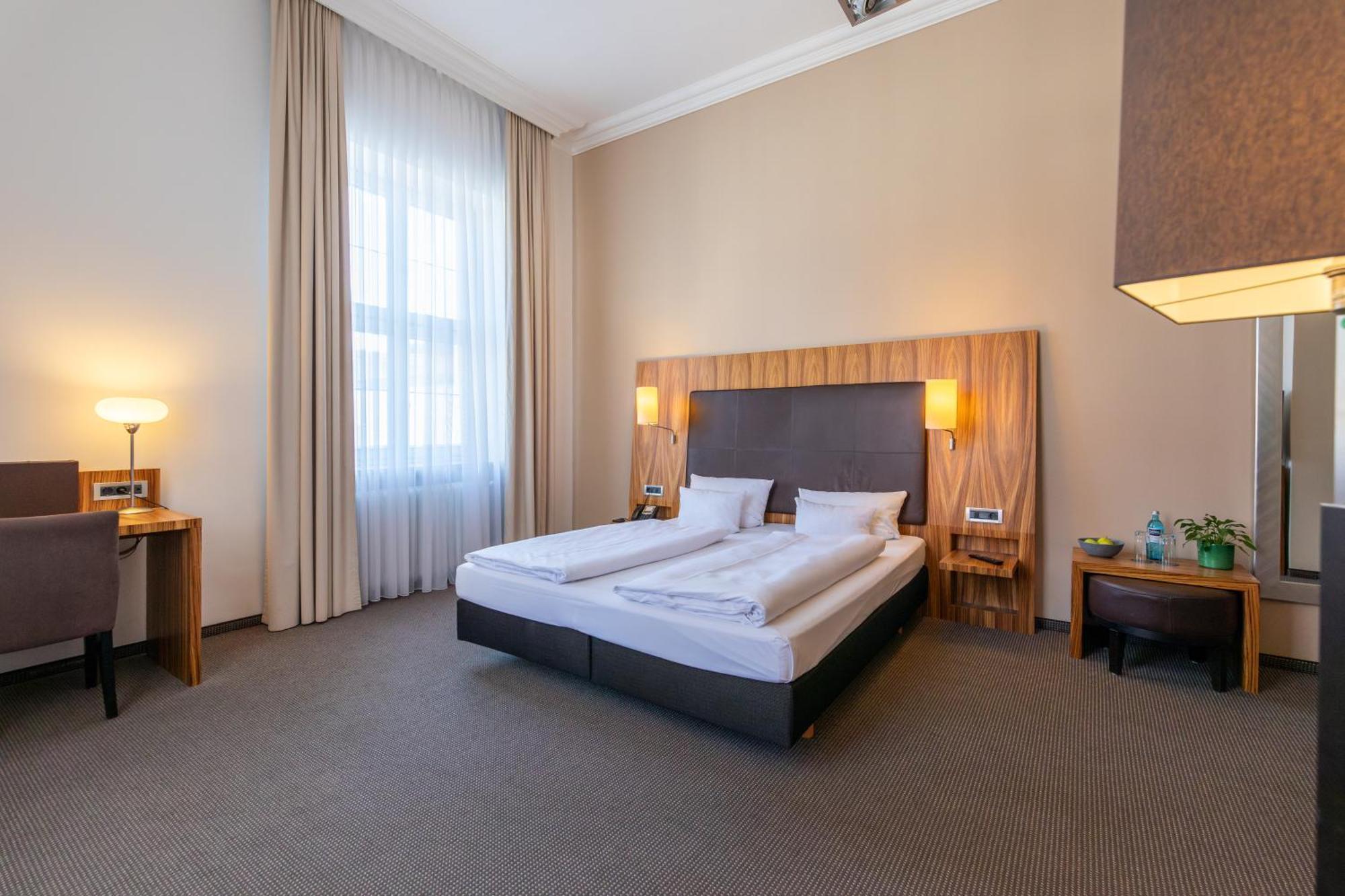 Herzogshof - Boutique-Hotel Am Dom Ratyzbona Zewnętrze zdjęcie